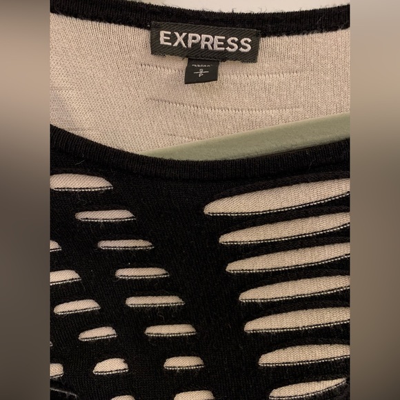 EXPRESS β’ 3/4 Sleeve Black Distressed Layered Top - Picture 4 of 6